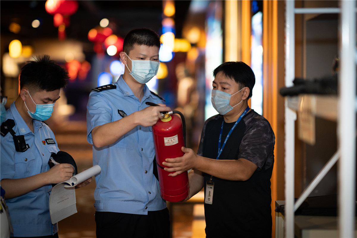 ��������������ӰԺ��ӳ