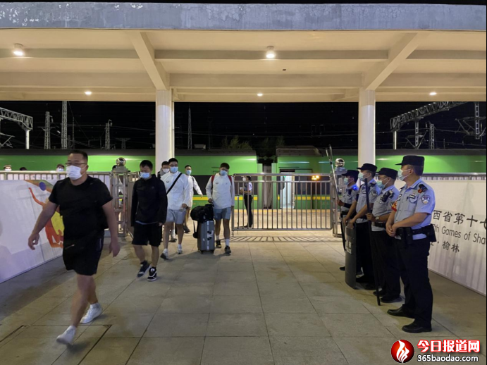 嚴細措施 狠抓落實 神木站派出所縱深推進夏季治安打擊整治百日行動見實見效378.png