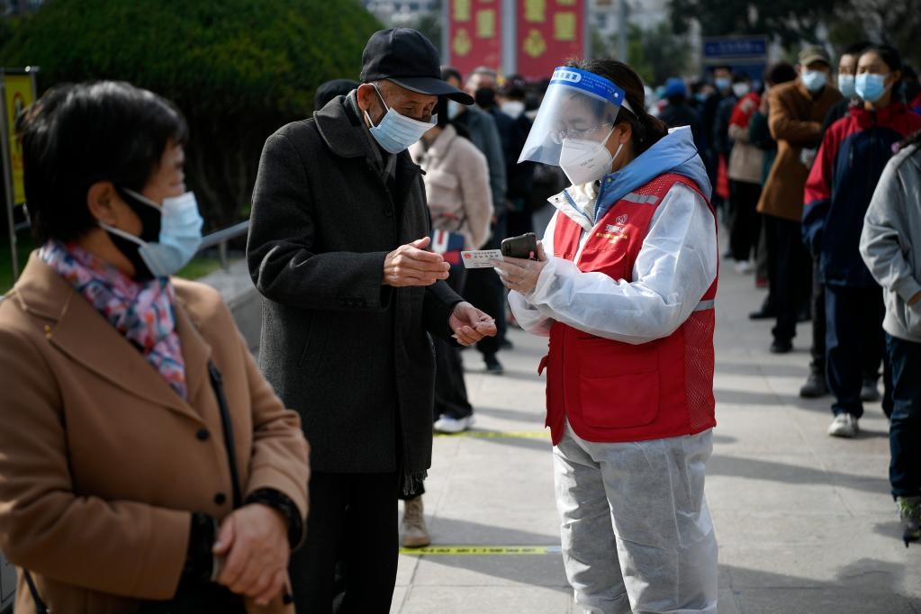 �y������������е��ഺ��Ӱ