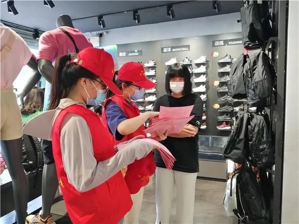 ����^�����h���������l����W�����Є�