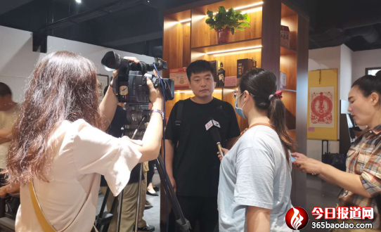 媧城黑小麥酒榮獲周口非遺特產獎 尹程起報道(1)943.png