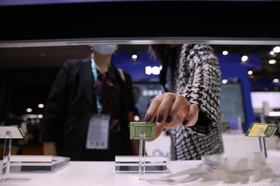 ȫ��оƬ��F(tu��n)��������Č��M(j��n)����