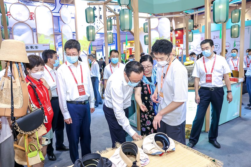 ����Ʒ��ʢ�磬���������A����̖��ɽ�|�����[���ڝ��_Ļ