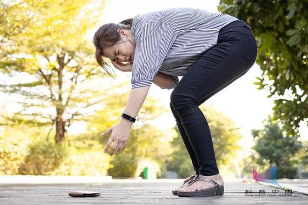 ��ʲô�׾���վ�������ǰһ�ڣ���ؚѪ�᣿