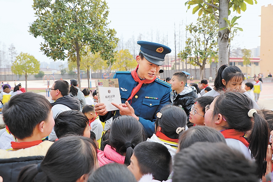 ��܊ĳ���_(k��i)չ���W(xu��)���h������Ӣ�ۂ��ˡ����}���(d��ng)