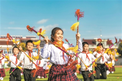 �������B�������(d��ng)У�@