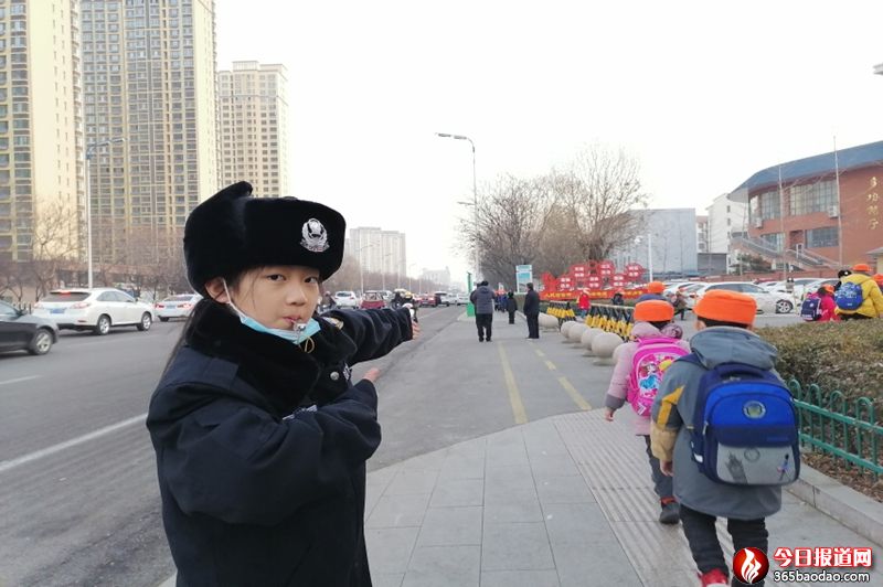 �����W���� ����ȫ�����R�ʺӖ|�����όWУ��С������ ����ƽ���όW·