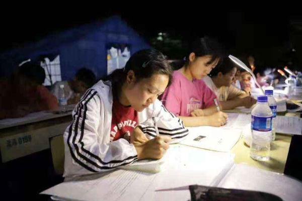 ����������^�������W������ҹ��