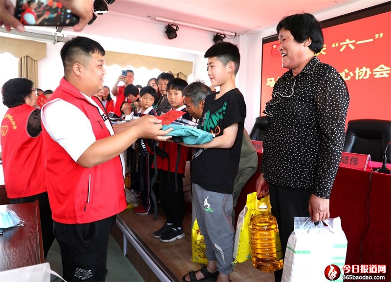 ɽ�|۰�ǣ��c��һ�I���� �����x�e�MУ�@