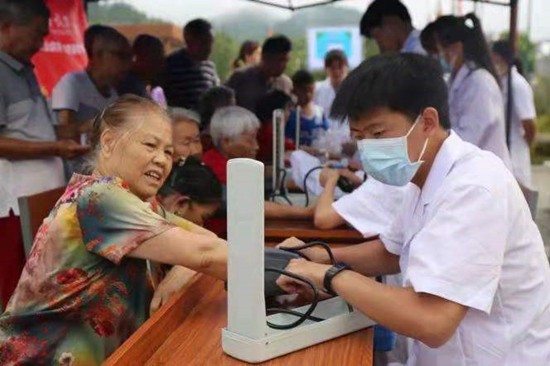 ��W��������@���^