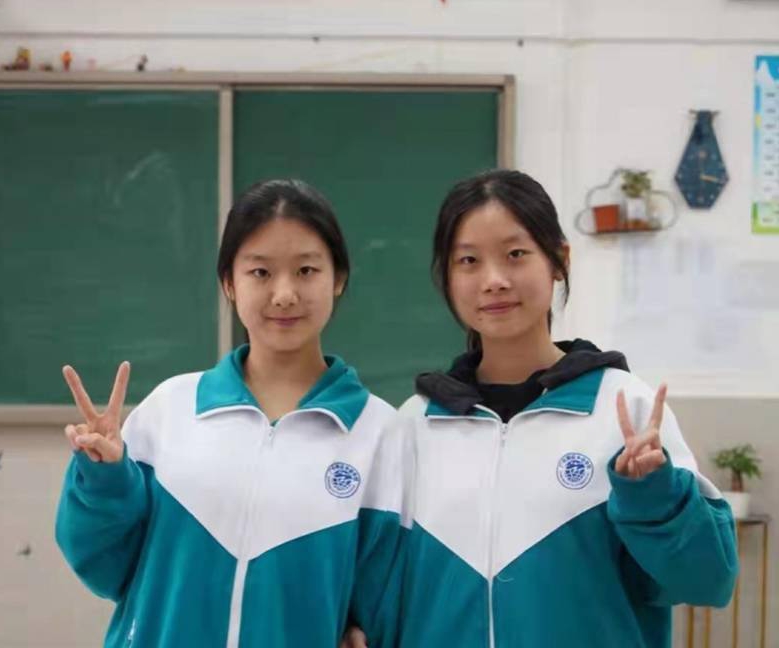 �V��ͬУ��Ů���������A�������ø߿�ֱͨ��У���кη�����