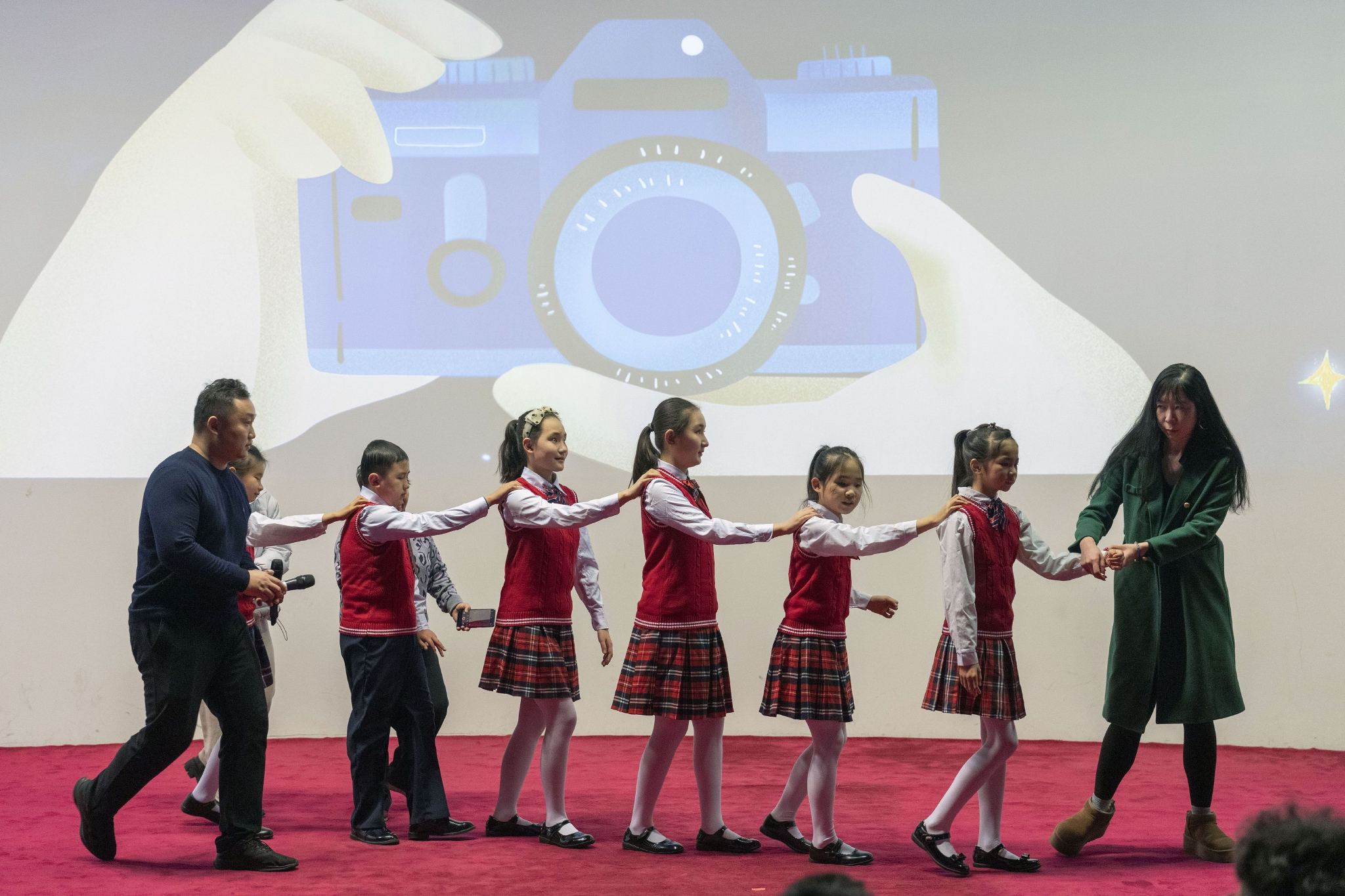 ���ںϟo�ϐ� �y����δ�����zӰ��Ʒչ�ھ��_Ļ