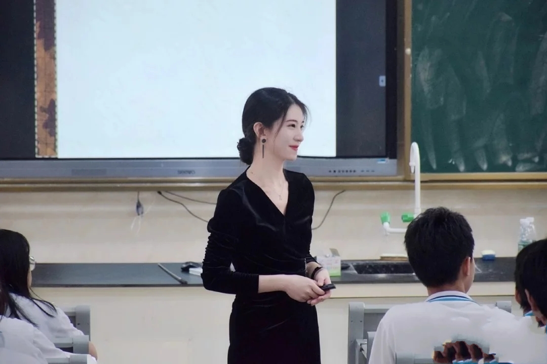   ��ò�c�ǻ۲��棡�����ЌW�@��λŮ�ώ����ˣ�