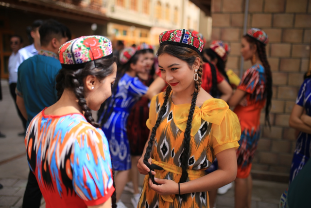 ����Ӣ��Ц�������^���p�����ɲ�Ť�D�r�塰�J�̲��J�������桭���½��İ������@�Ӂ��ģ�