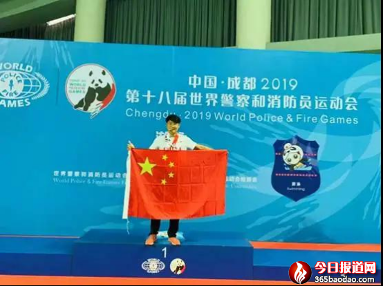 �ɻ����ϵ� &ldquo;��܊ˮ��&rdquo;&mdash;&mdash;ӛ�����I�й����ֺ��\�־��񾯽�t1367.png