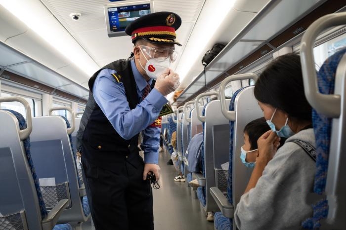 ̽�L�ɶ���һ���˵���܇������܇�L���攵�����Д��f��