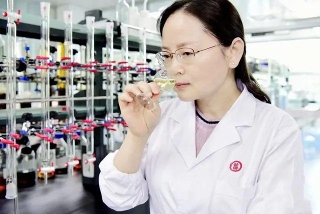 ���ơ�Ʒ��Ů�񡱘����x�s�@ȫ����һ�ڄӪ��£���20�ꡰ���ʡ��_��(chu��ng)�ݱ��׾���Ʒ�