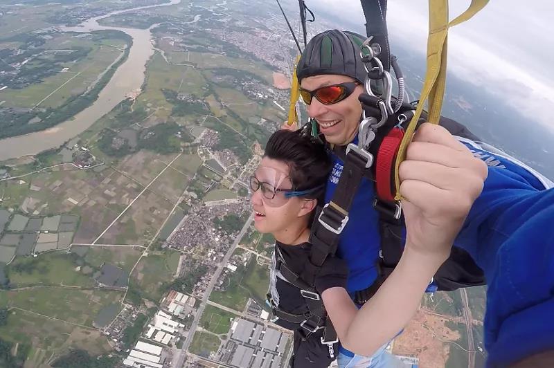 �Ĳ�����·���������뺣�� �@λ��݆�����ꡱ������̫��־��