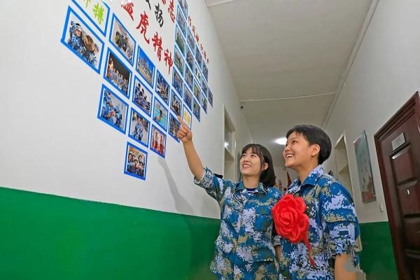 ���������xؚ�F���ı���Ů������܊�ˣ�