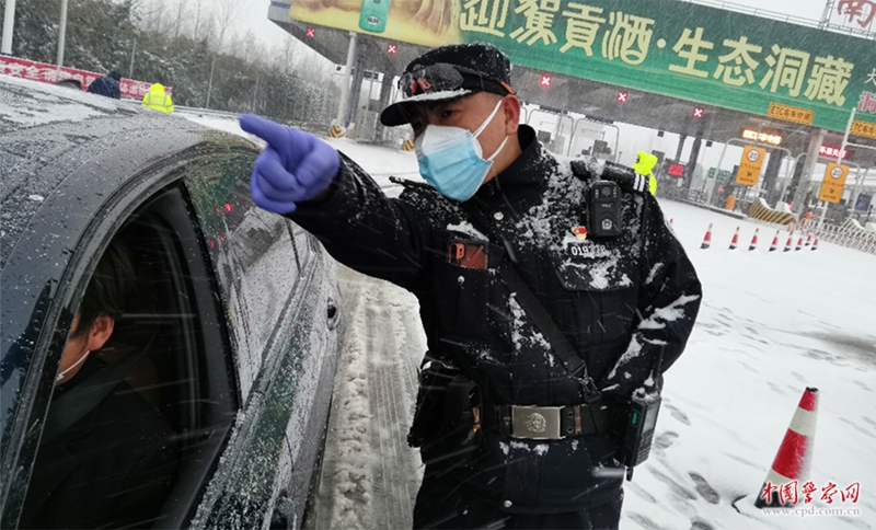 �U־�󣺡���(d��)�۾��١���Ⱥ������һƬ��