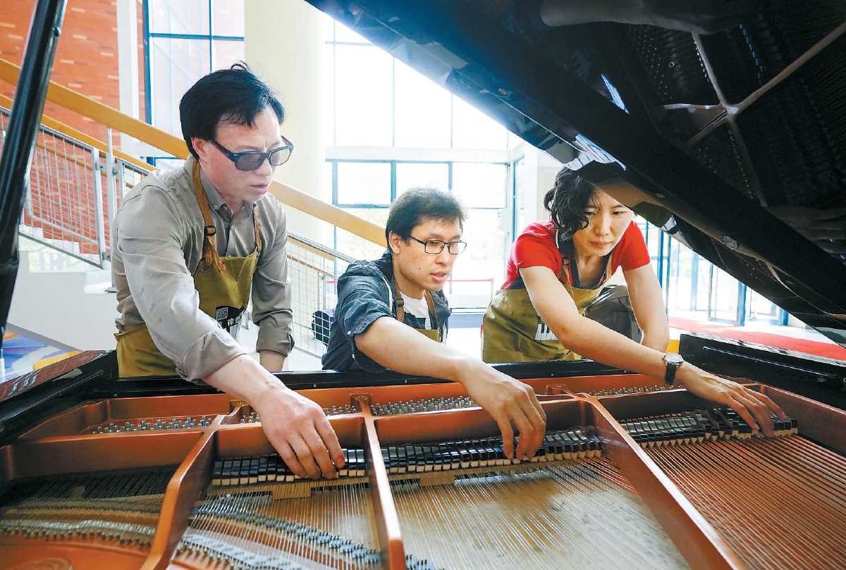 ä���{�Ɏ�