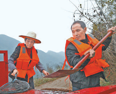 �R�a����Ƚ��Ӣ��D�x��Ѳ����ʮ���d���� ��׌�����҈@�����á����v����һ݅��һ���£�