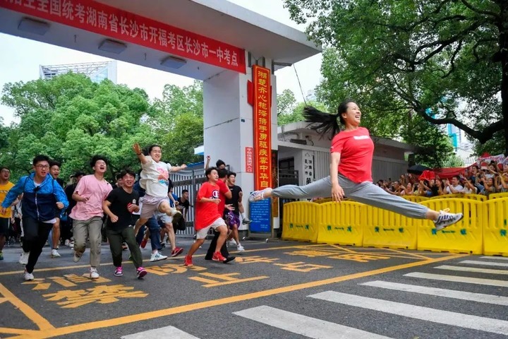 ��һ���RŮ�������ڟ���о`���ഺ