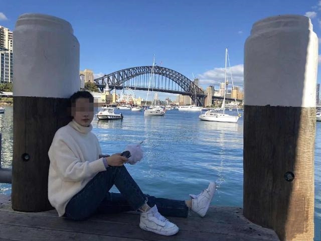  ����ĳ��W�ώ�����19�qŮ�����������܏������P�ԡ�����׌���ò������I�C��