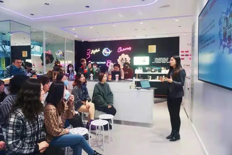 42�f�l��Ҋ �DŮ���汣�Ϸ������ޡ�����ӑՓ�L��