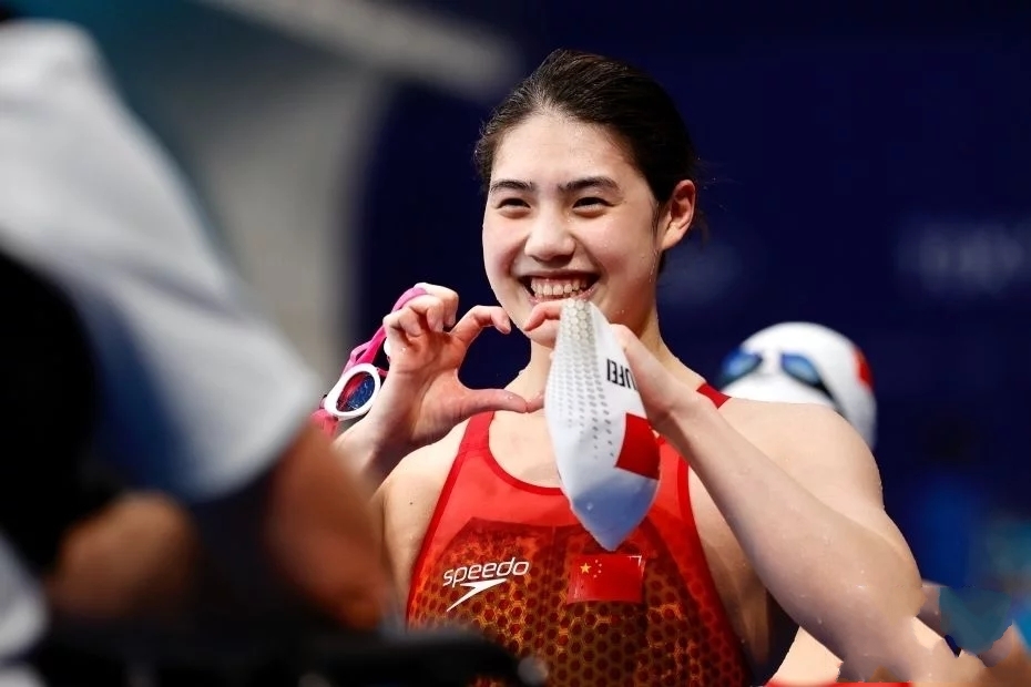  ������Ů��200�׵�Ӿ�Z�� �Ї�Ӿ܊�ث@�|���W�\�׽�