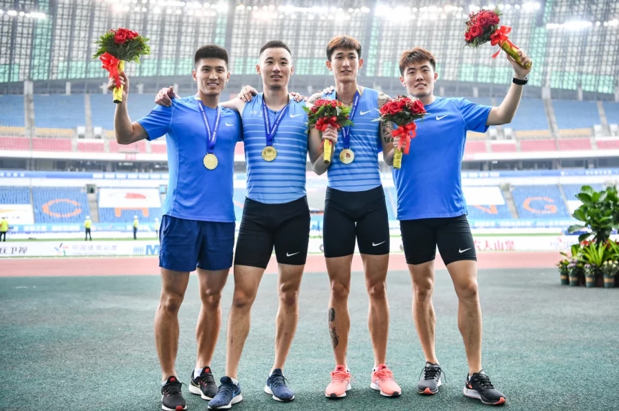 ���١��K�񡱣�ȫ�\��ɽ�|�4��200�׽����Ɓ��޼o�