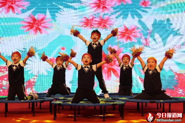   ɽ�|�w�ټ����A�󱊱Ĵ��w���ںϽ̌W�ɹ����������_