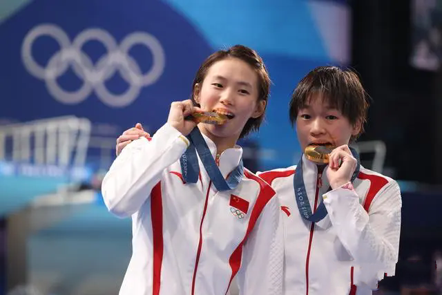 �V�|���Ľ���ȫ�t�ȳɹ��l(w��i)��Ů��10�����_(t��i)���������ϫժ�y