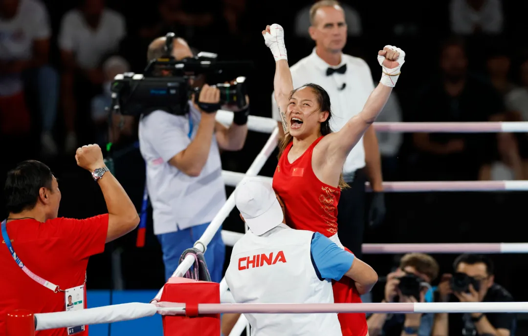 �ĵ����ĵط�վ����(l��i)�����@ժ��Ů��ȭ��54���）(j��)���Ƅ�(chu��ng)��vʷ