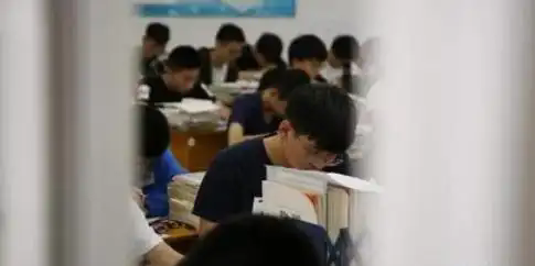 �t��75��Į����Ϻ�����Ψһ�]��Ф���Ӣ�ң��جF���pģ��