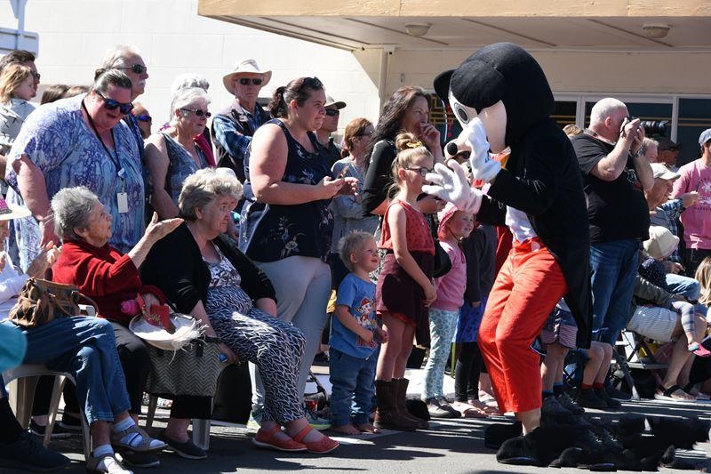 �Ї�Ԫ�،m���F(xi��n)�������m���Ҏ(gu��)ģ��܇Ѳ�λ��(d��ng)