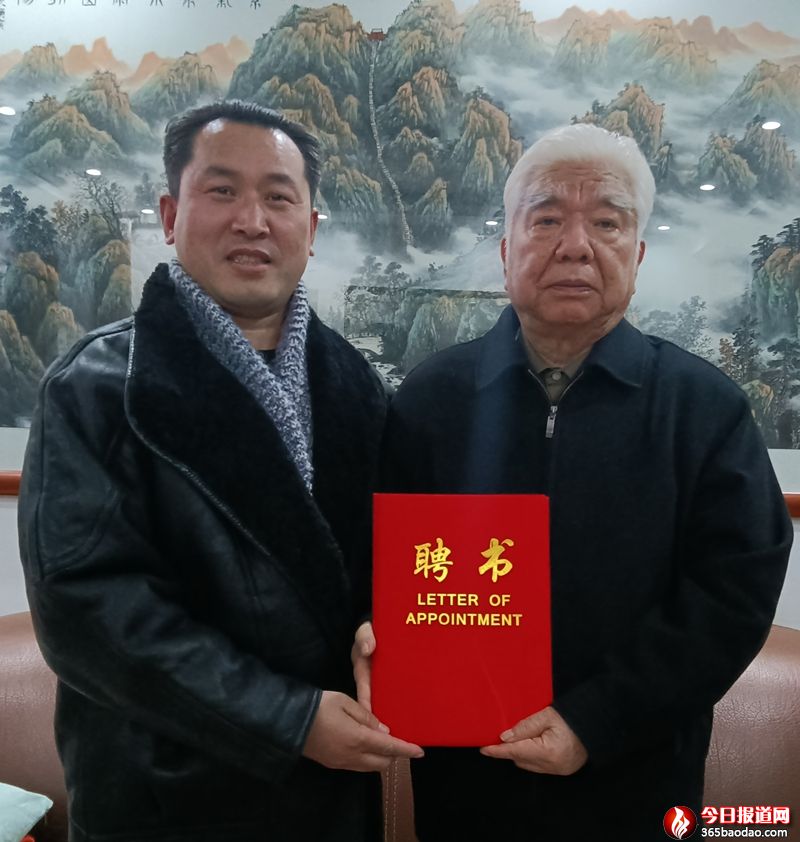 ������Ȫˮ�Ļ��a�I���g������ƸՈ����ͬ־�������u��ϯ