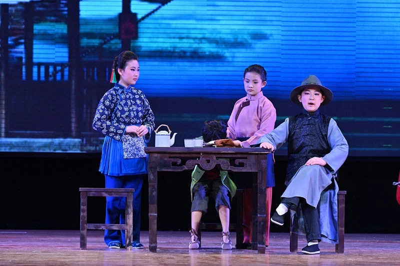 ���́�W���Z��10�����ނ����_���V������������@��Ӗ���IҲ�ǡ���N��