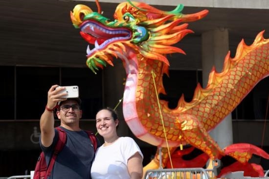 ���������Ļ���չ�F�������Ї��L��