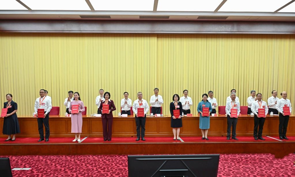 �cף��40���̎��� ȫ��585����λ��1790���ܱ���