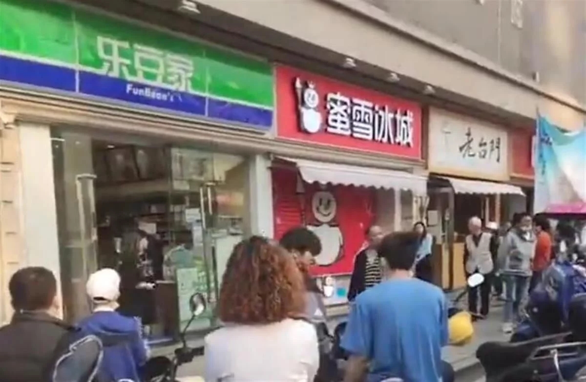 �Ɏ����x����ѩ����Ů�T�����ϰ�����������Ϲ����J���l��