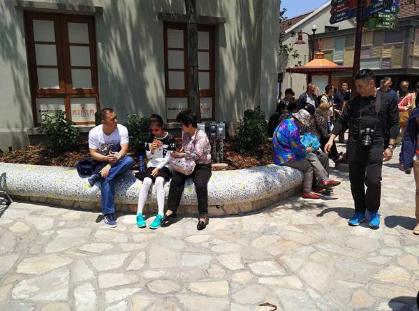 �Ϻ���ʿ��]�I�I(y��)�ѡ��D���� �VȪˮ10Ԫһƿ